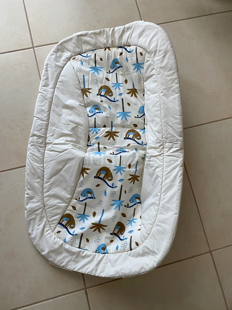 Used/pre-loved Joie travel cot in great condition63206877434370114