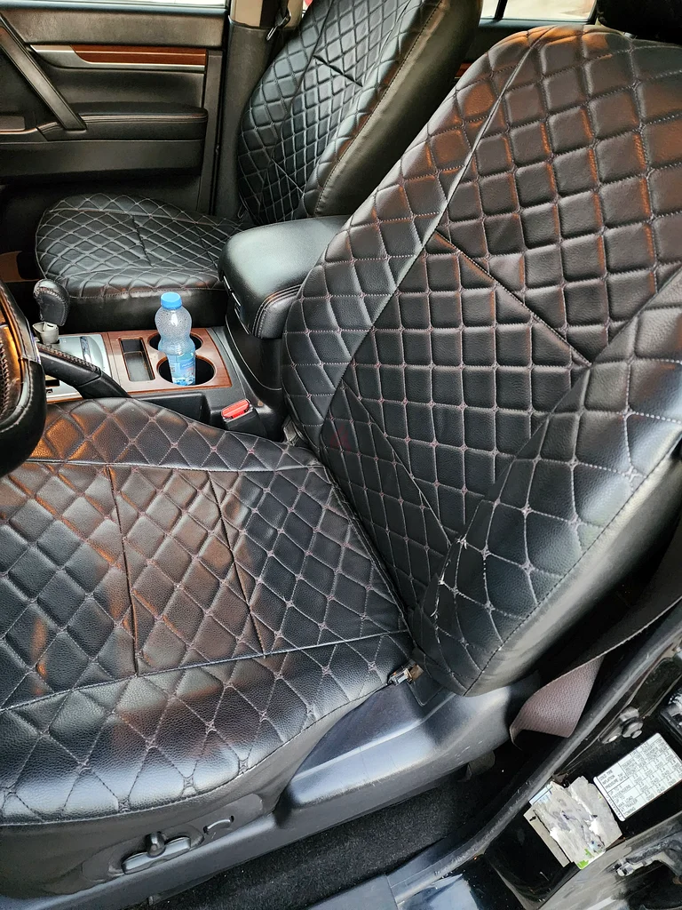 Black Mitsubishi pajero in excellent condition63153228251010113