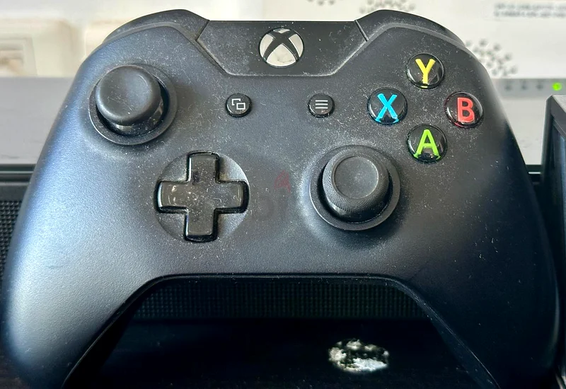 احصل على جهاز ألعاب Microsoft Xbox One هذا!62935676003201114