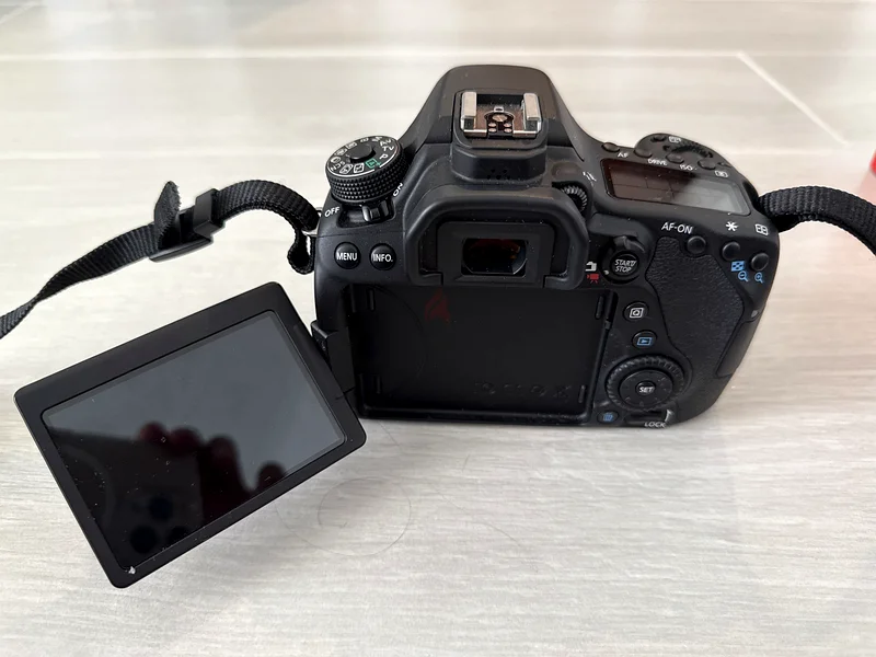 كانون EOS 80D مجموعة كاملة مع عدستين63265098407938111