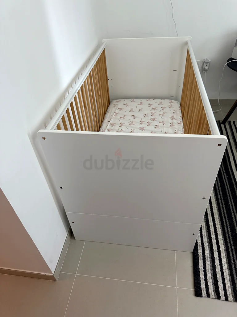 Stylish Baby Crib + Baby Elegance Mattress - Perfect for Your Little One!63265599183873112