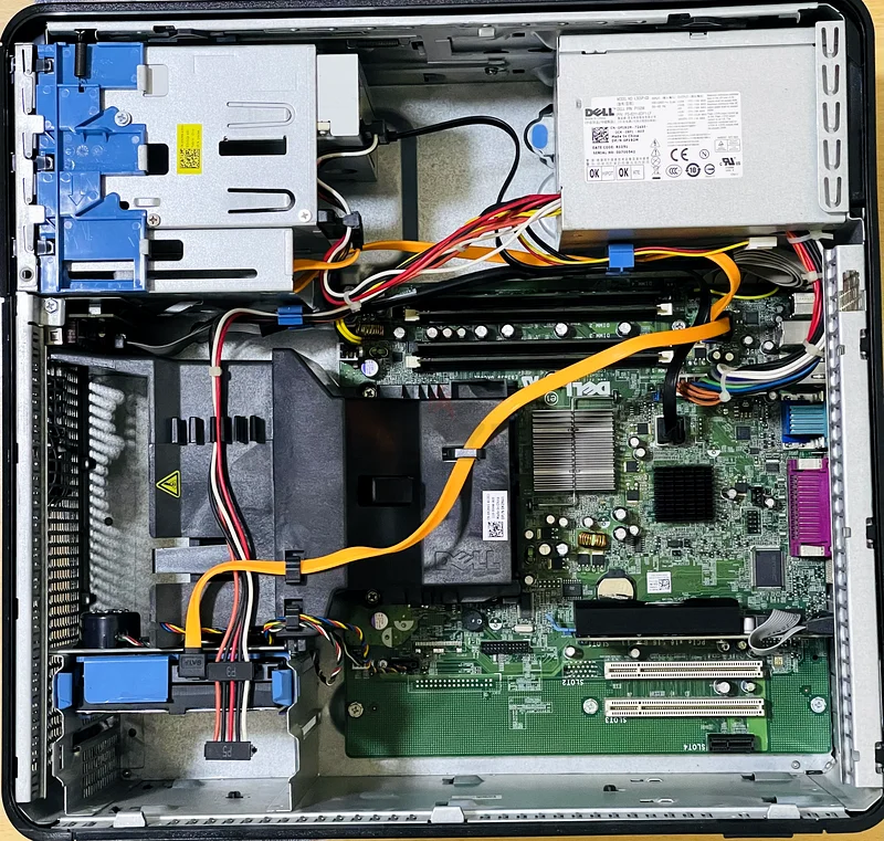ديل أوبتيبلكس 780 مُجدَّد / وحدة تخزين SSD 240 - قرص صلب 512 - ذاكرة وصول عشوائي 8 جيجابايت - كارت شاشة AMD R7 240 بسعة 2 جيجابايت - مع مبرد إضافي للشريحة63255537868161114