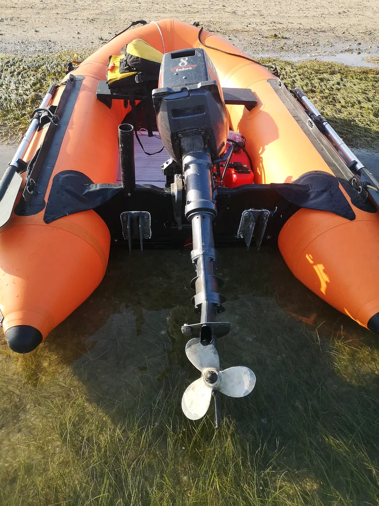 Rubber boat63235109807361113