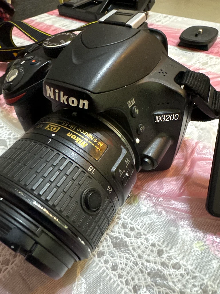نيكون D3200، ونيكون كولبيكس P900، وحامل ثلاثي للبيع63265098247809114