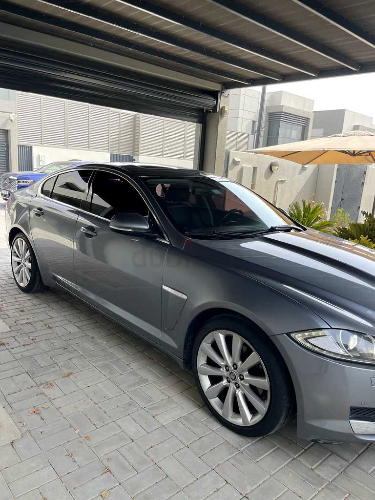 Jaguar Full Option Luxury Low Kilometer Lady Driven In Excellent Condition63222309330433111