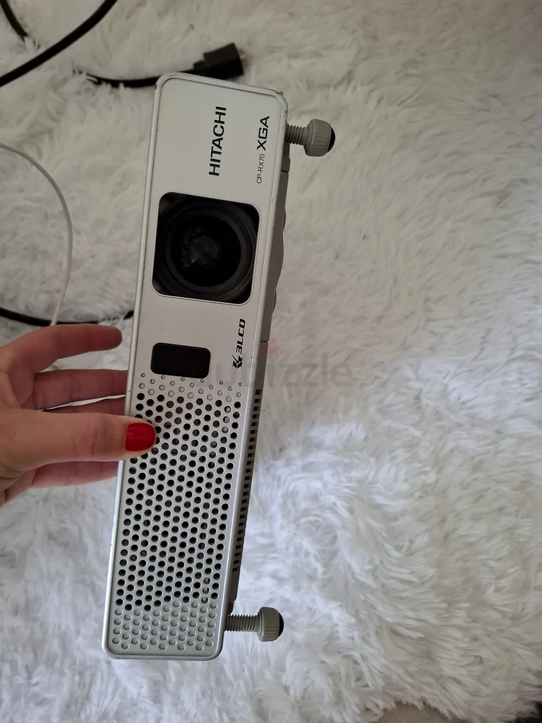 Hitachi CP-RX70 XGA Projector for Sale!63265106875139114