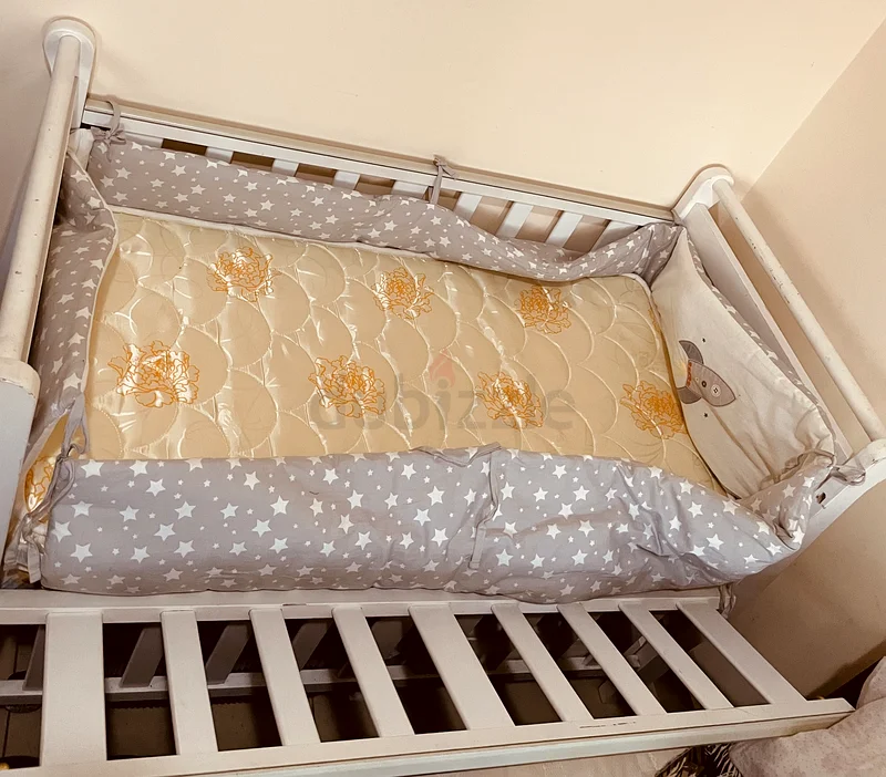 Baby bed with Mattress62864710526978111