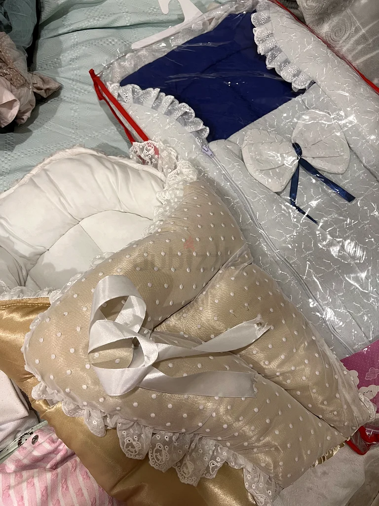 Elegant Baby Cradle Bed with Lace Trim62864710690050111