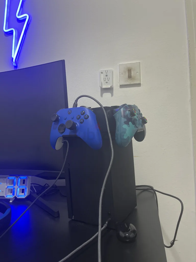 Xbox Series X معروض للبيع!629356761329941118