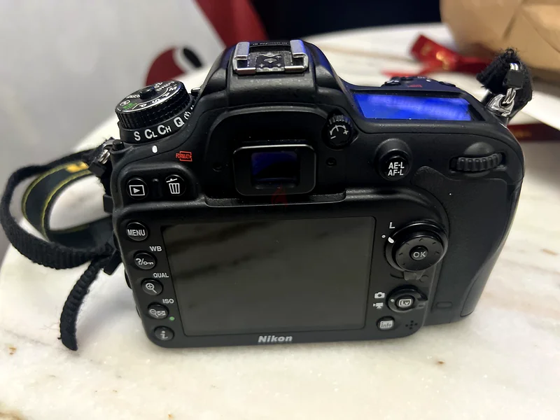 Nikon D7200 AF-S DX Nikkor 18-140mm f/3.5-5.6G ED VR - Excellent Condition!62934688668674113