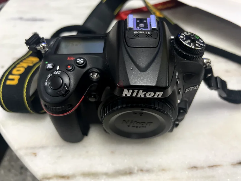 Nikon D7200 AF-S DX Nikkor 18-140mm f/3.5-5.6G ED VR - Excellent Condition!62934688668674114