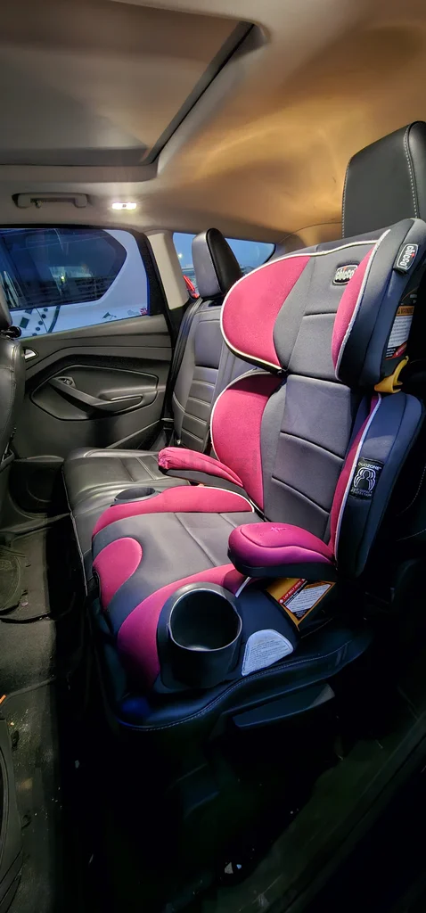 Stylish and Safe Car Seat for Your Little One!62864710609923118