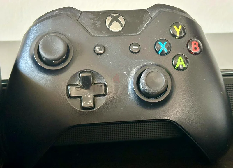 احصل على جهاز ألعاب Microsoft Xbox One هذا!62935676003201112