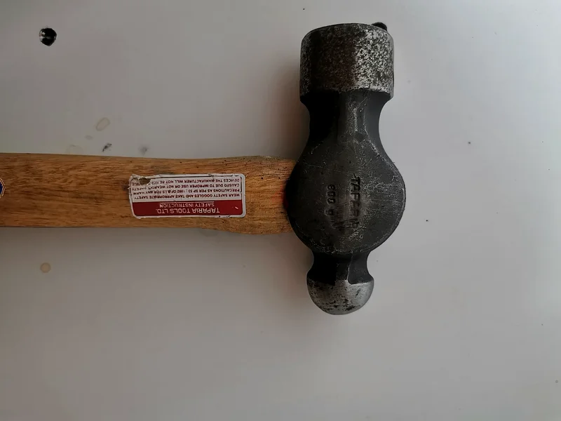 مطرقة مطاطية موثوقة بوزن 2 رطل - أداة يجب اقتناؤها63190120903553111