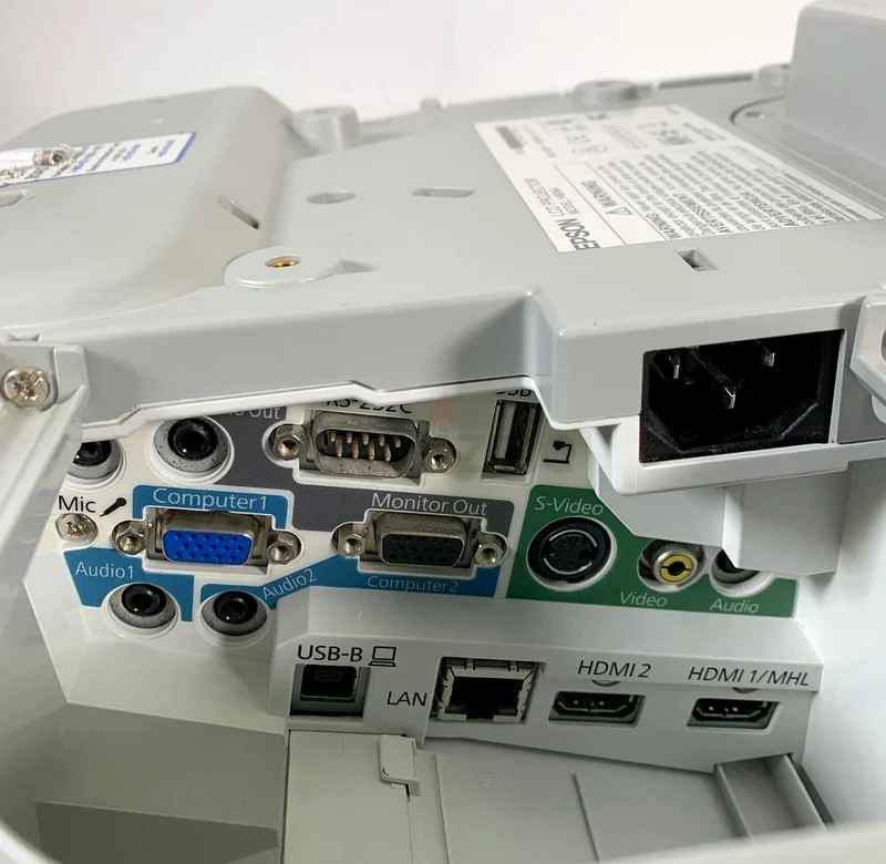 جهاز عرض إبسون باورلايت 580 بتقنية 3LCD، بسعة 3200 لومن، دقة HD، منفذ HDMI، إسقاط فائق القصر63262935998209111