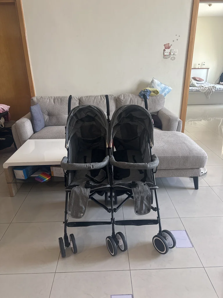 Double the Fun: Stylish Twin Stroller for Sale!628638250268191117