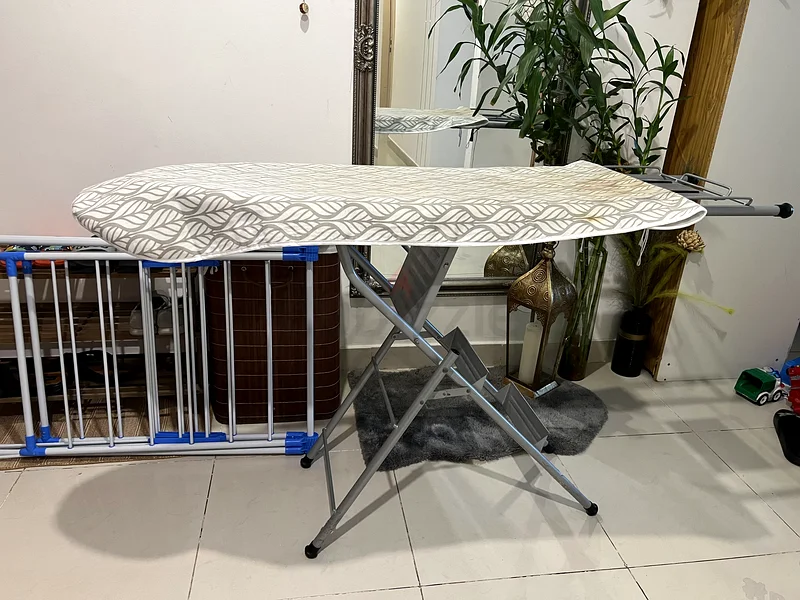 Efficient Ironing stand with a ladder63221860532353111