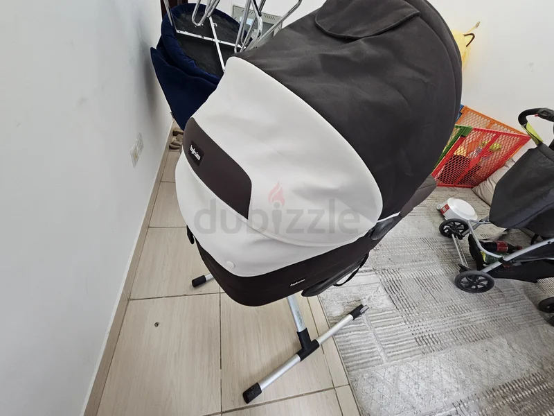 سرير أطفال دافئ للبيع - حالة رائعة!62929659138435112