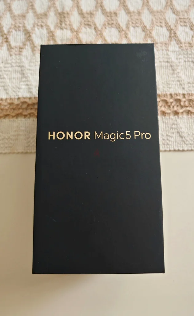 12 جيجابايت رام، 512 جيجابايت روم، بطارية 5120 مللي أمبير في الساعة، فك قفل قوة HONOR Magic5 Pro - كأنه جديد!63180371433219112