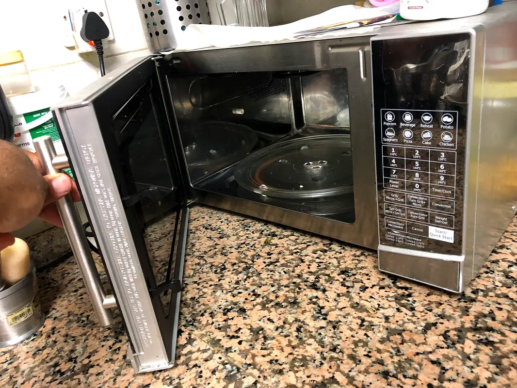 Convention Microwave Oven - Super General63248246656898112