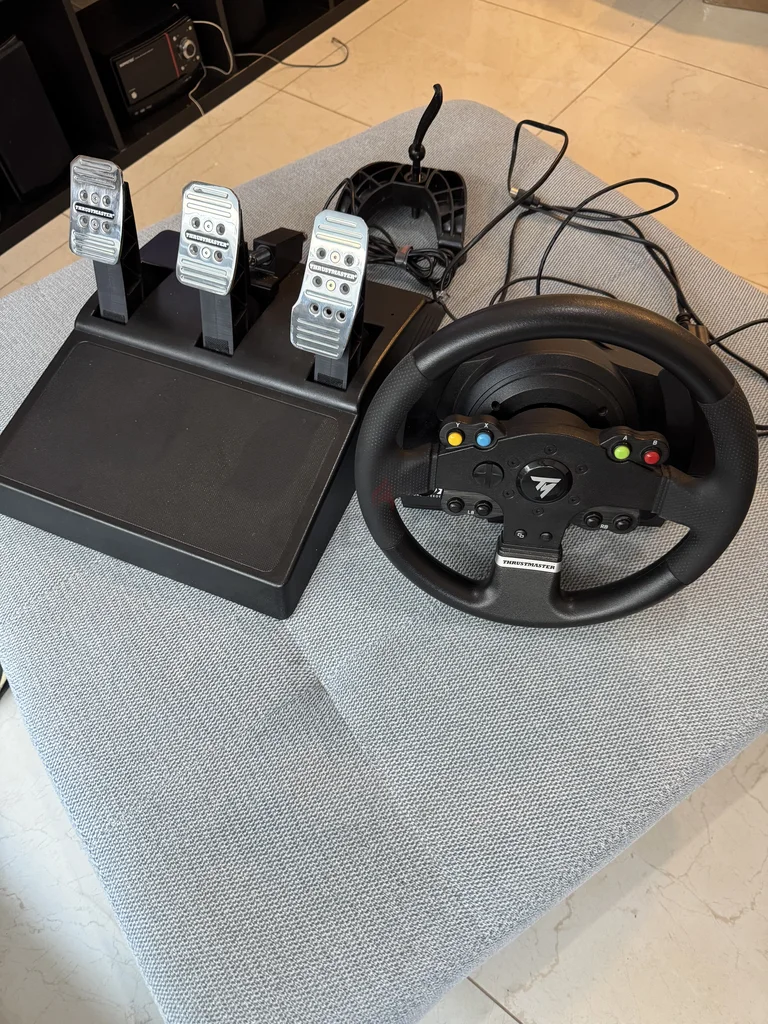 TMX Pro sim racing wheel with T3PA pedals from T300.62935676020098111