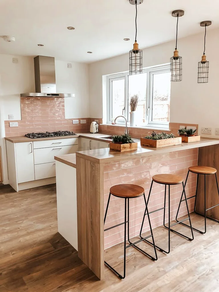 Classic kitchen  island with marble top63219338909827110