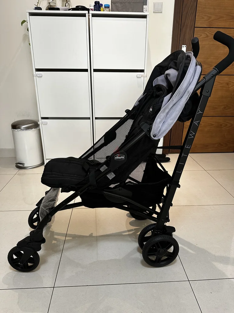 Chicco Liteway 2025 عربة مظلية - تقريبًا جديدة بالكامل62929658978690113