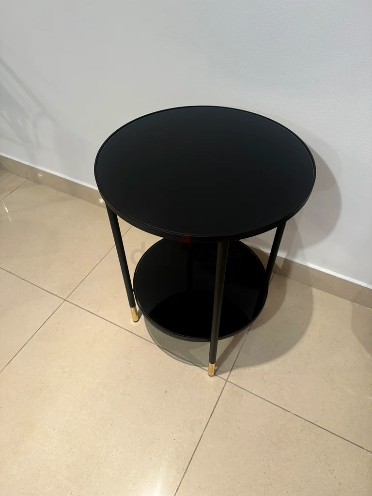 طاولة جانبية من ايكيا، أسود/زجاج، 45 سم63190122024450111