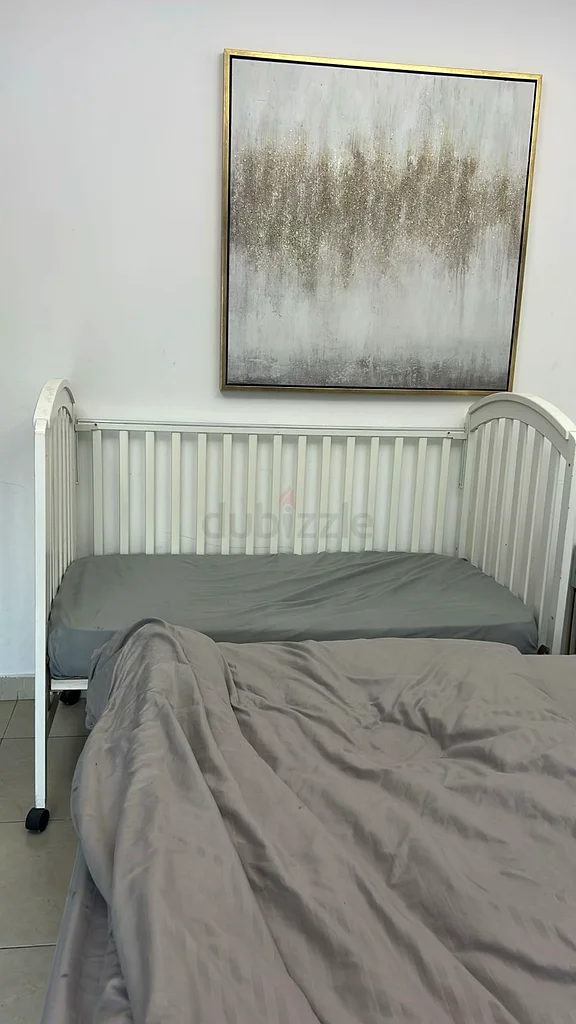 Stylish and Comfortable Baby Crib for Sale!629296592453151118