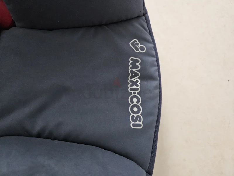 Safety First: Maxi-Cosi Rodifix XP Car Seat in Excellent Condition62929660220930112