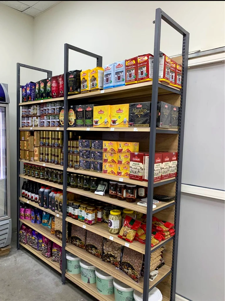 Commercial Display Shelves for Sale - Perfect for Retail Spaces!63259707872387111