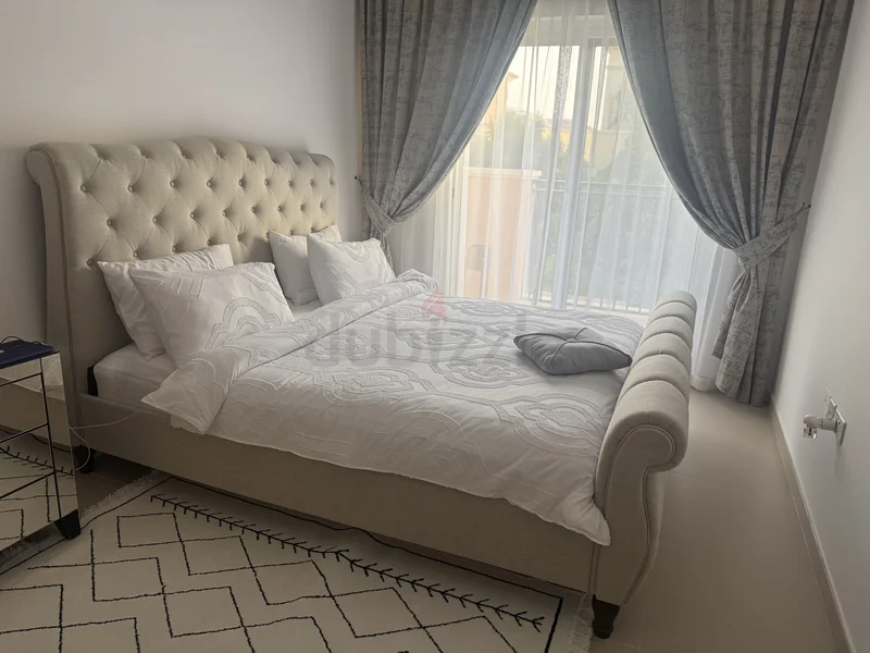 King size bed62867840058369114