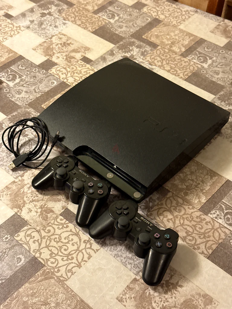 بلاي ستيشن 3 - حزمة وحدة تحكم PS3 مع الألعاب والوحدات التحكم629356762598411127