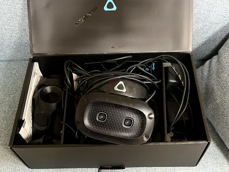 سماعة رأس HTC Vive VR PRO مع الملحقات - اغمر نفسك في واقع جديد!63261271376257110