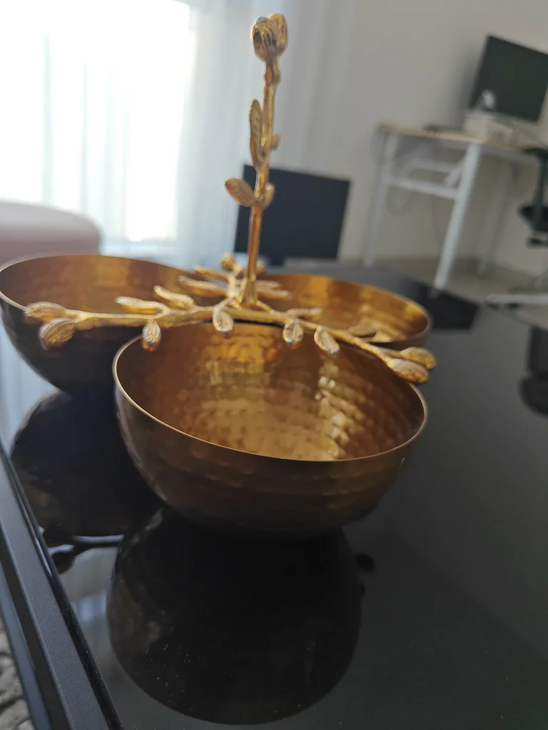 Elegant Gold Decorative Bowl Set with Floral Stand62931677520259111