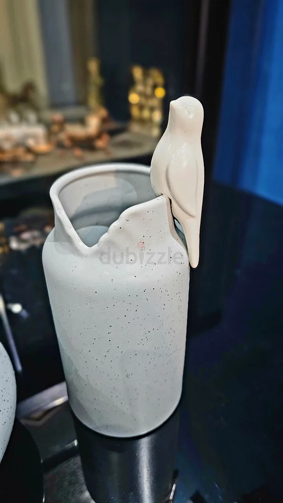 مجموعة من الزجاجات العصرية62930651552385113