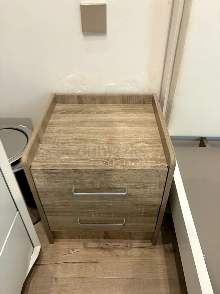 Modern floating bed with 2 side tables62863822373249112