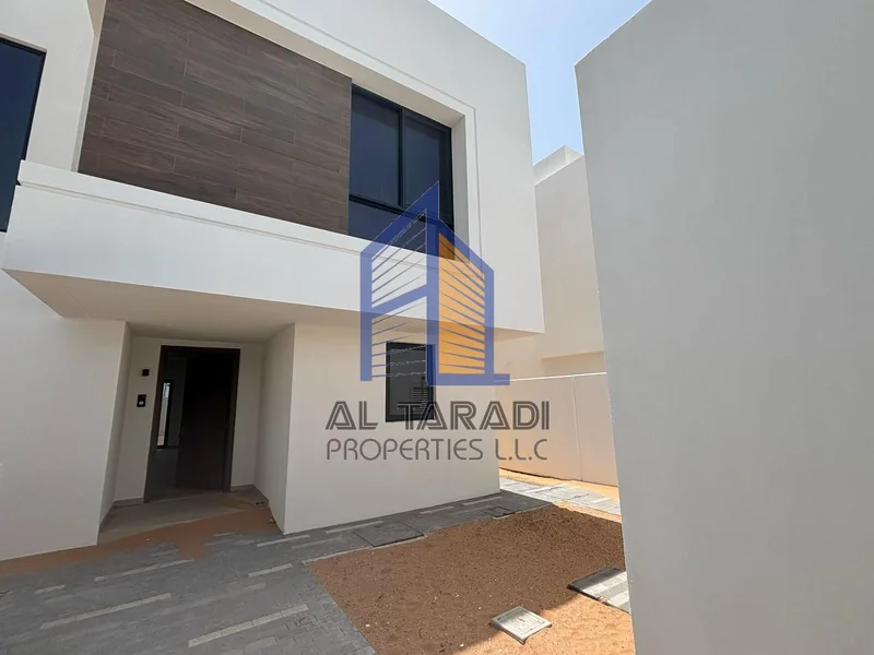 3 غرف نوم مذهلة + خادمة | صف واحد | مجتمع فاخر62889355830531114