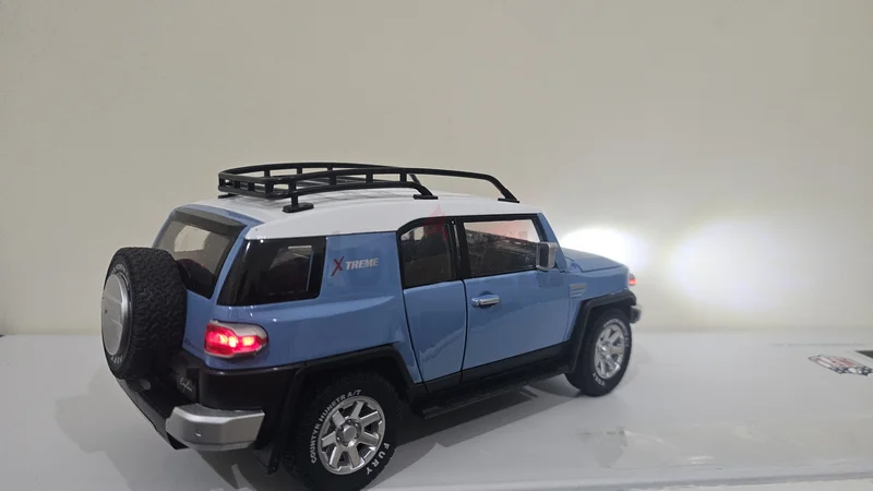 Toyota FJ Cruiser Model 1:24 Diecast62935676347009111
