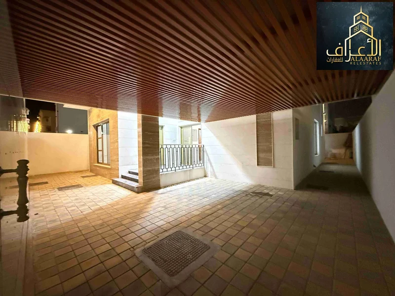 فيلا حديثة في منطقة اليرموك، مقابل رحمانية الشارقة62885228643714112
