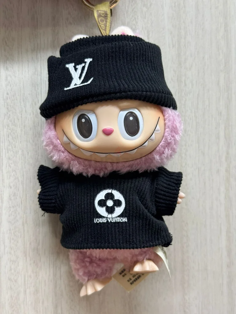 Lv Labubu مع الملابس628638244688671129