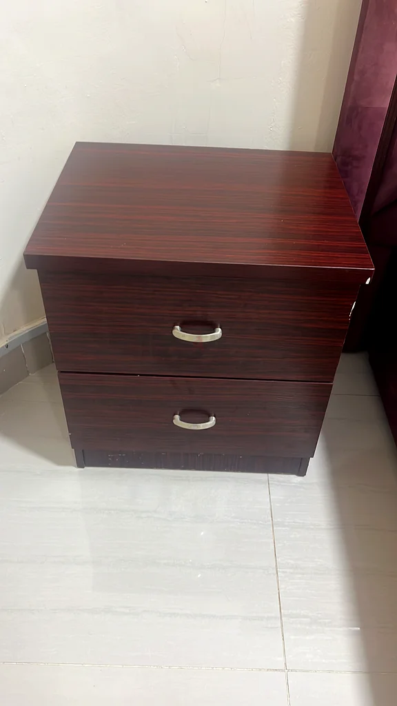 Stylish bed side tables631789146611221116