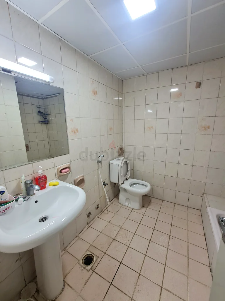 غرفة للإيجار في أبو شagara، (مبنى بدون مبرد)63623654981251111
