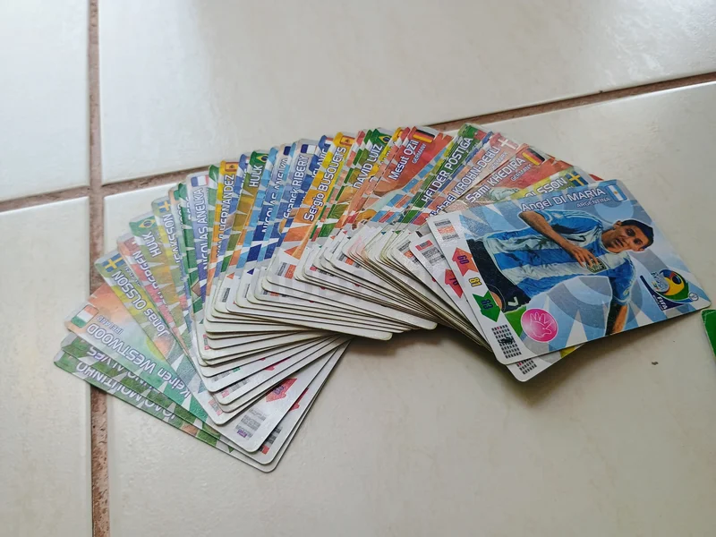 بطاقات لاعبي كرة القدم البرازيلية غير الأصلية القديمة لكأس العالم فيفا629306516830731113