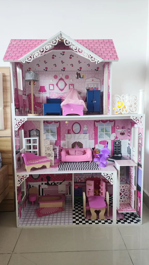 Doll House62864707247745117