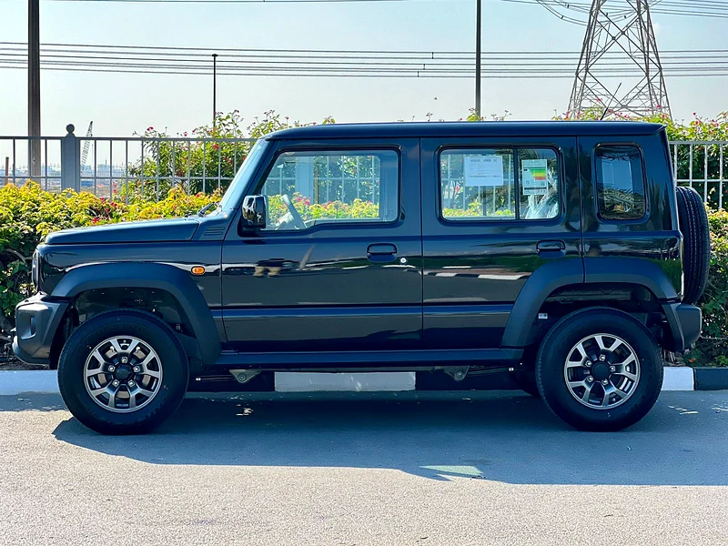 SUZUKI JIMNY GLX 4 DOORS | GCC SPECS | YEAR 2024 | UNDER DEALERS WARRANTY 7 YEARS |63174774062593113