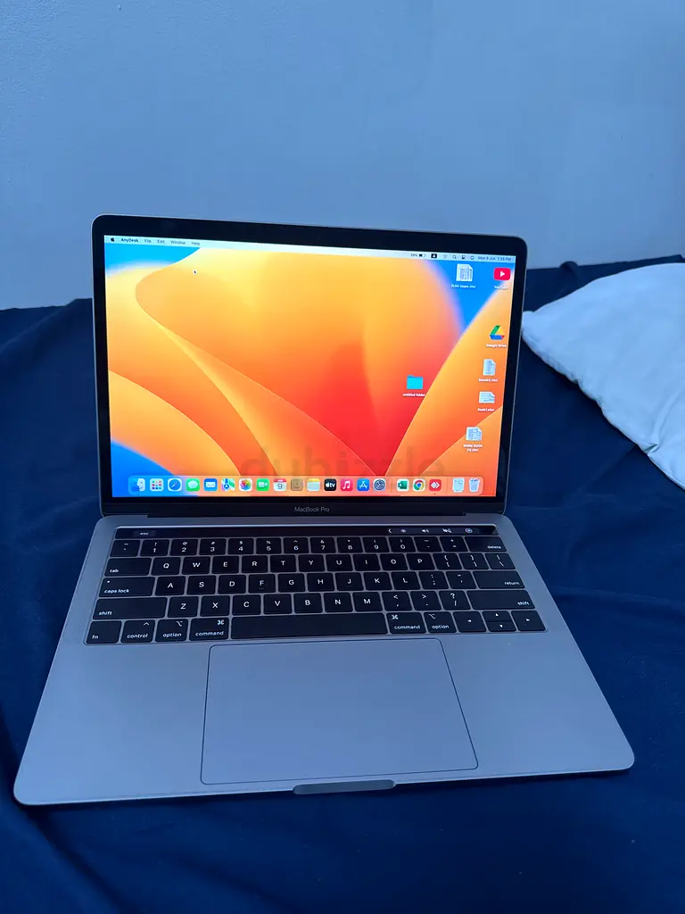 Apple MacBook Pro - Sleek Performance  Style!63255535353347113