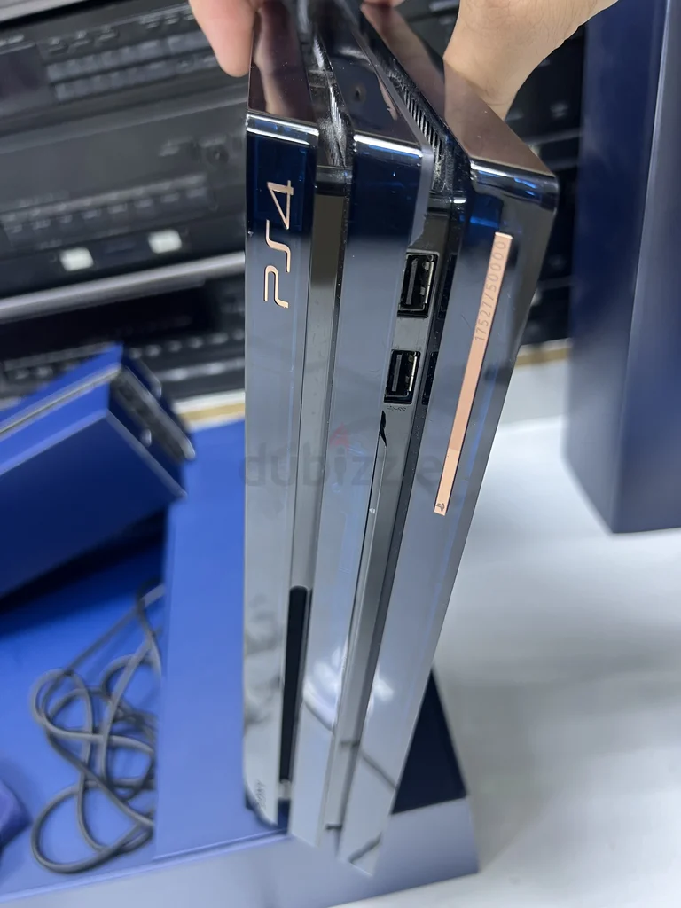 جهاز PlayStation 4 Pro بسعة 500 مليون - 2 تيرابايت في حالة ممتازة!62935676147073113