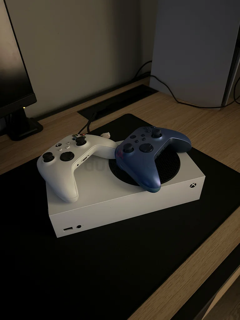 Xbox Series S (2 متحكم)629356761981451128