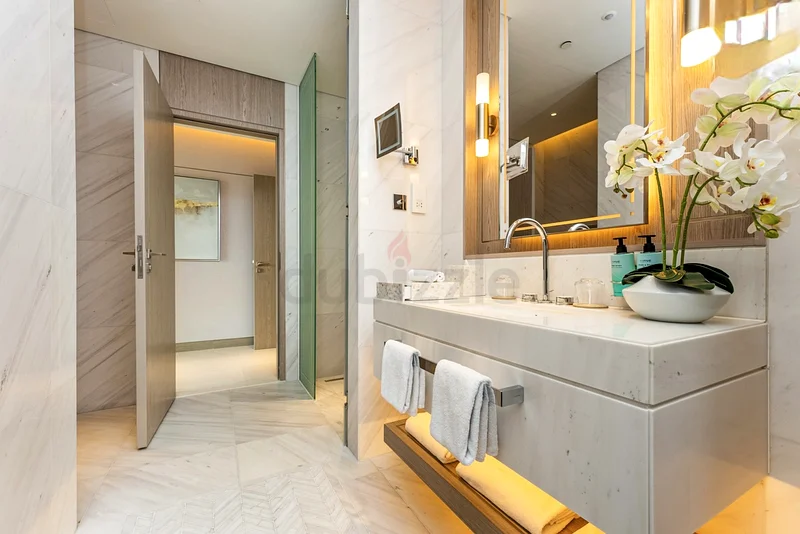 Five Luxe JBR63162475426817112